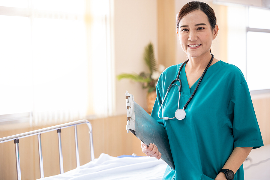 Get a Stable, Rewarding Career in Healthcare Without a Four Year Degree