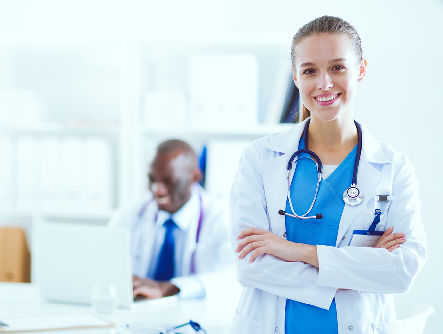 What is the Difference Between a CNA and a Medical Assistant