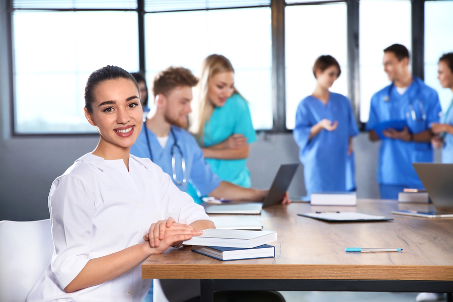How Do I Choose the Right School for a Medical Assistant Program?
